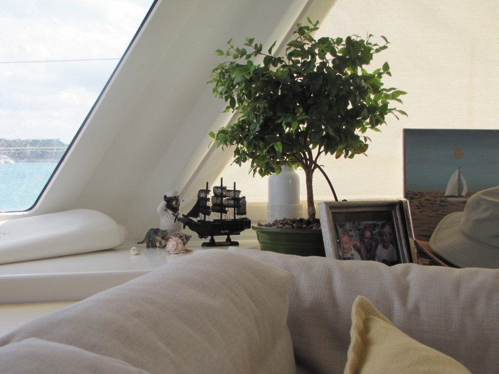 photo of a corner of the Andares's cabin